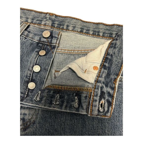 Levi’s 511 Jeans – Size 31x32 (Actual 31x30), 2008, Light Wash - Picture 4 of 5